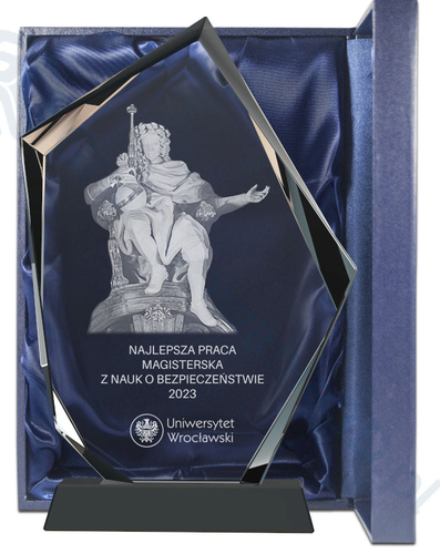 image: Statuetka Leopolda nagrodą za najlepszą pracę dyplomową licencjacką i magisterską z obszaru nauk o bezpieczeństwie